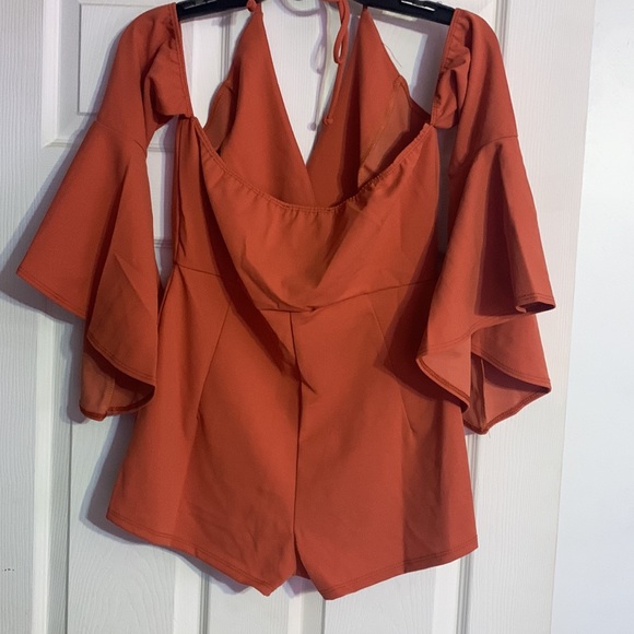 ❌DONATED❌Rust Brown Cold Shoulder V-Neck Lined Short Romper - Picture 6 of 12